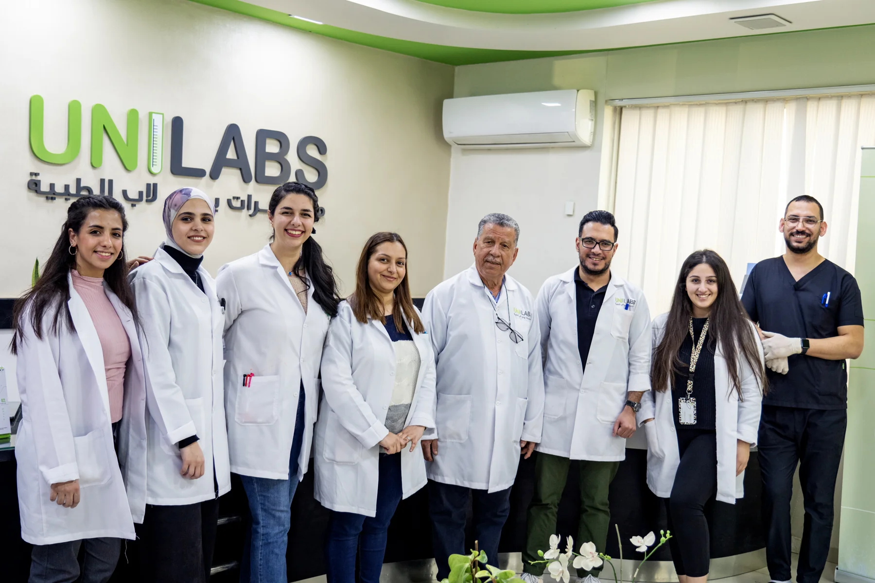 فريق مختبرات يوني لاب الأردن